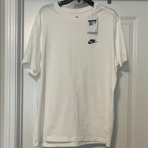 Nike Men's Classic White Tee